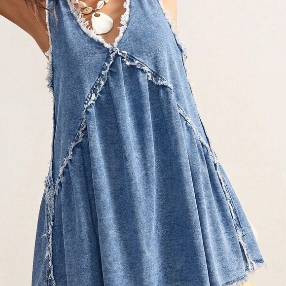 Light Wash Casual Women's Denim Sleeveless V-Neck Dress - Picture 5 of 6